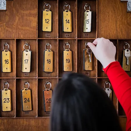 Les Trois Luppars فندق أراس