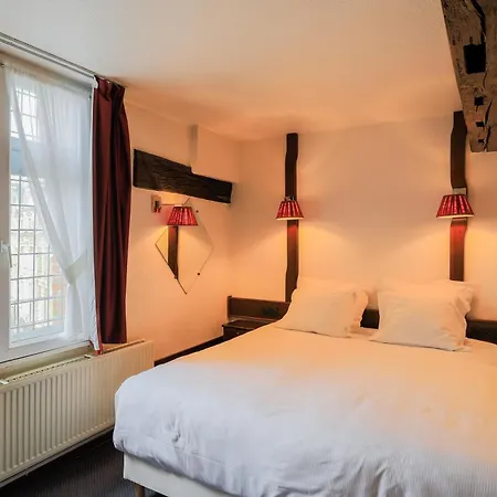 Les Trois Luppars Hotel 3*