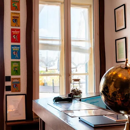 Les Trois Luppars فندق 3*