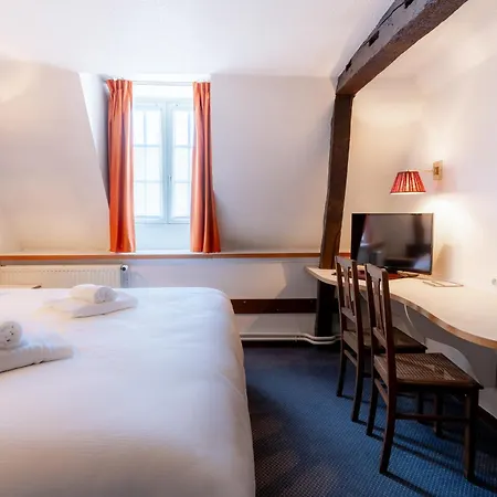 Les Trois Luppars فندق