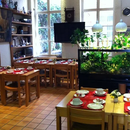 Les Trois Luppars فندق 3*