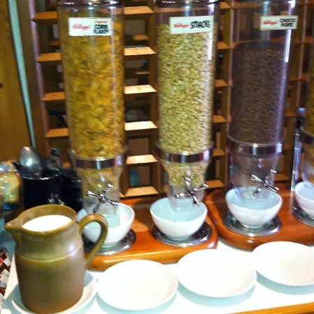 Les Trois Luppars فندق أراس