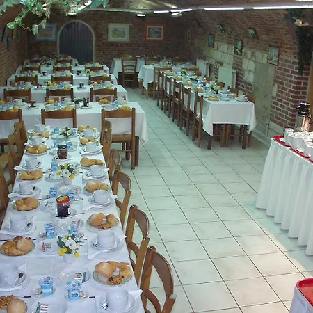 Les Trois Luppars 3* أراس