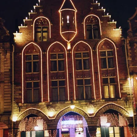 Les Trois Luppars فندق 3*