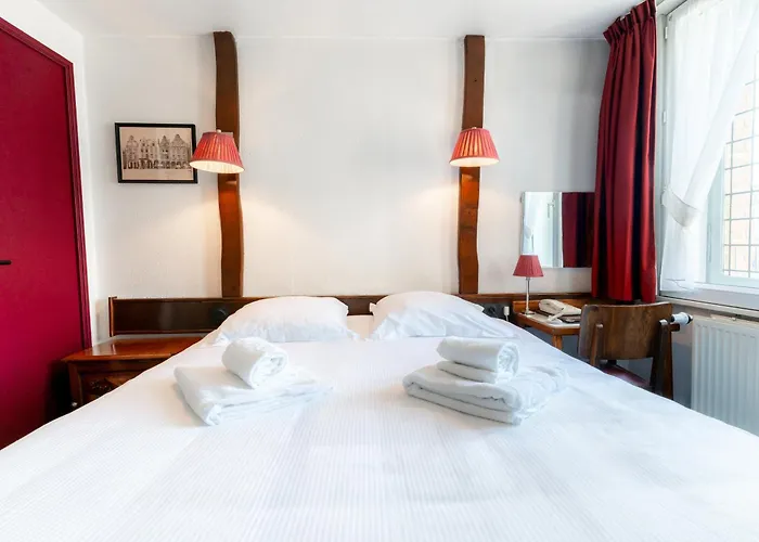 Les Trois Luppars Hotell