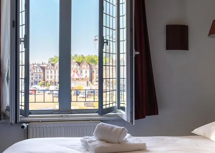 Les Trois Luppars Hotell Arras