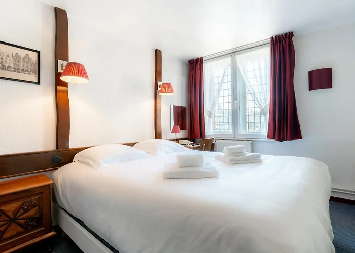 Hotell Les Trois Luppars Arras