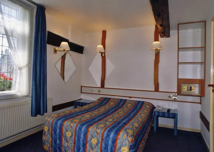 Hotell Les Trois Luppars Arras